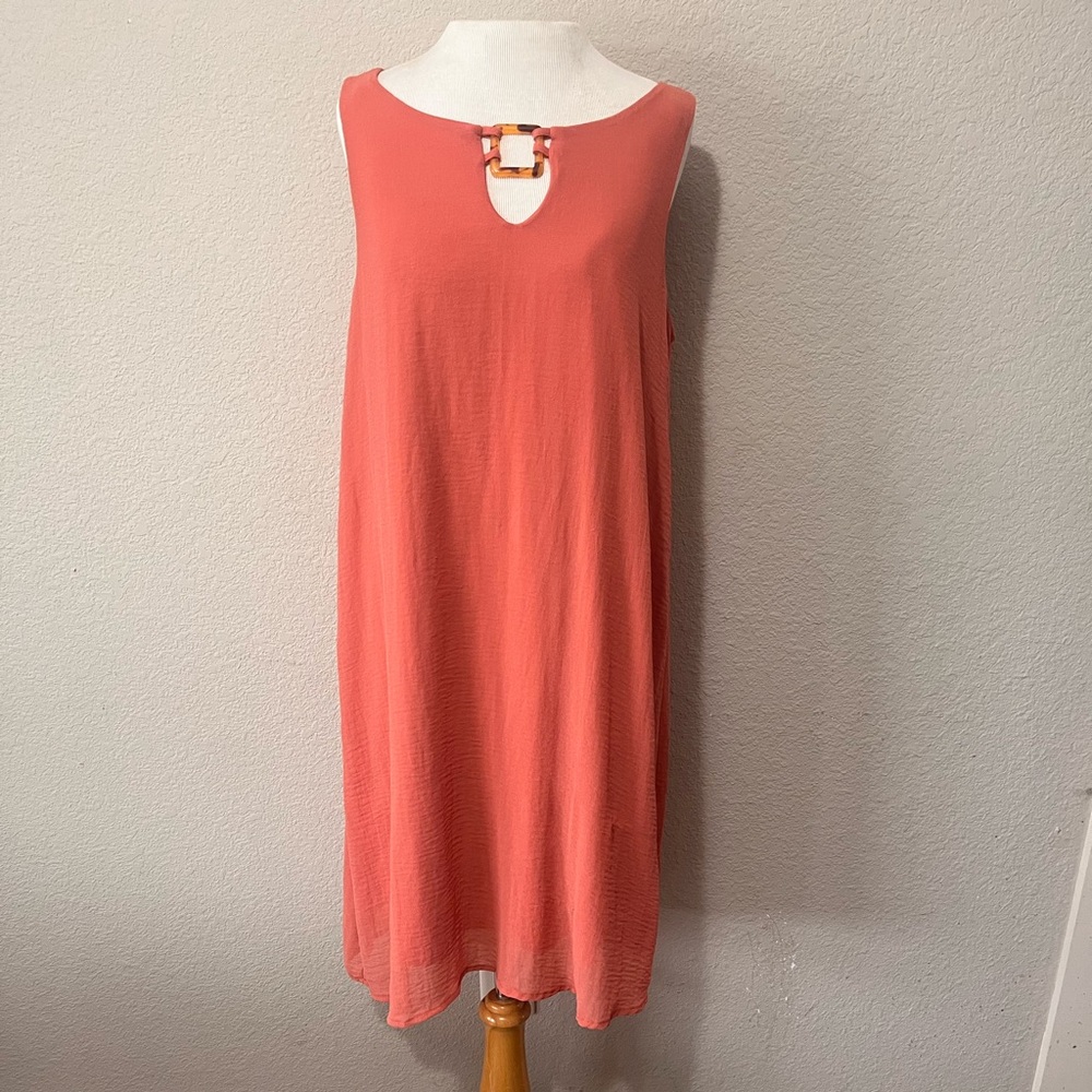 Chloe+Trene Coral Keyhole Dress with Tortoiseshell Accent